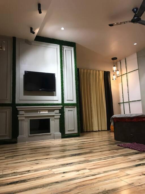 Entire Craftsman House With 2 Bedrooms Kitchen And More Raipur  Exterior photo